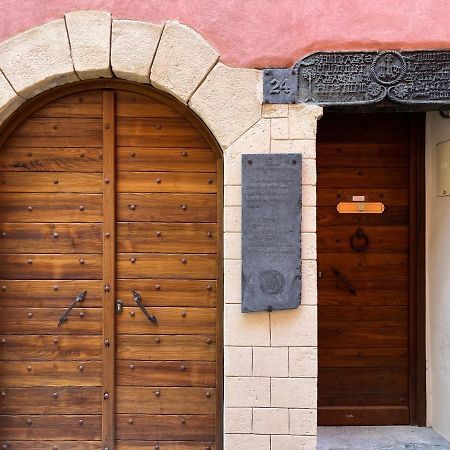 Suite "Chalet" Dans Maison De Village La Brigue المظهر الخارجي الصورة