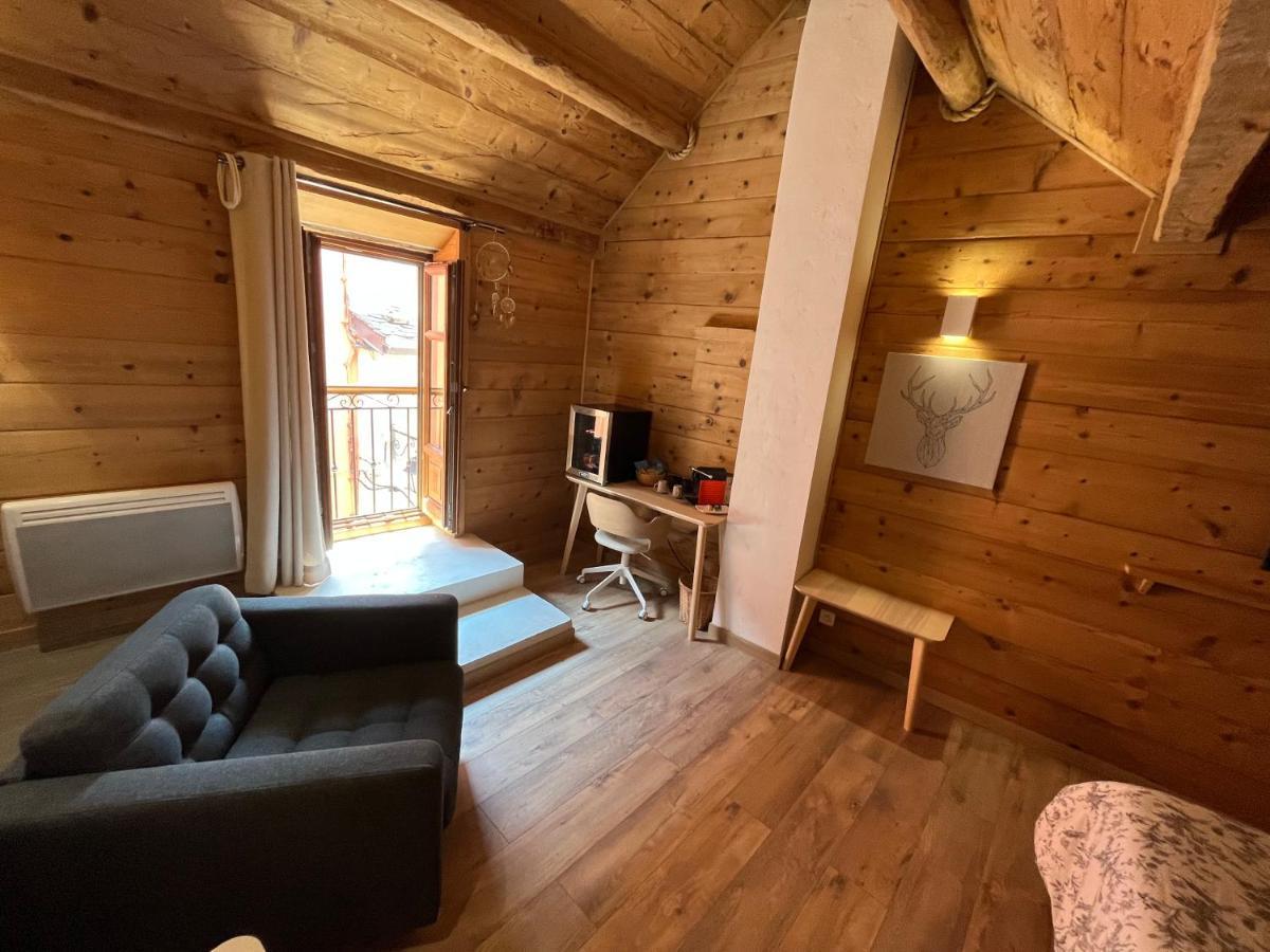 Suite "Chalet" Dans Maison De Village La Brigue المظهر الخارجي الصورة